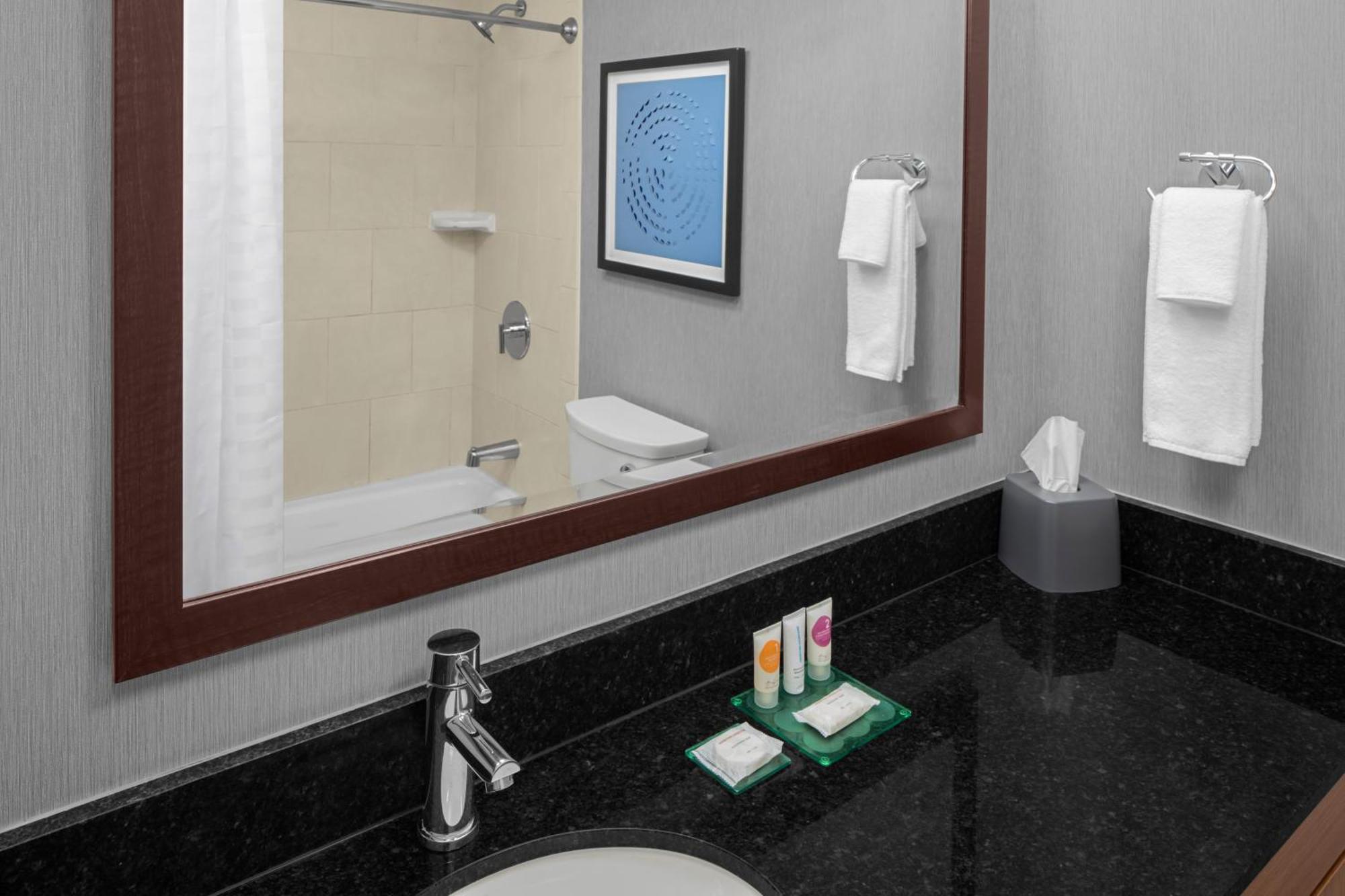 Hyatt Place Boston/Braintree Room photo